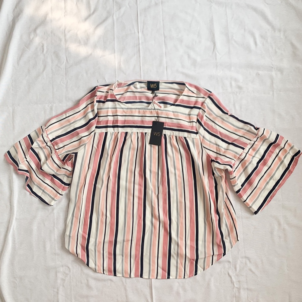Women’s Flutter Sleeve Top